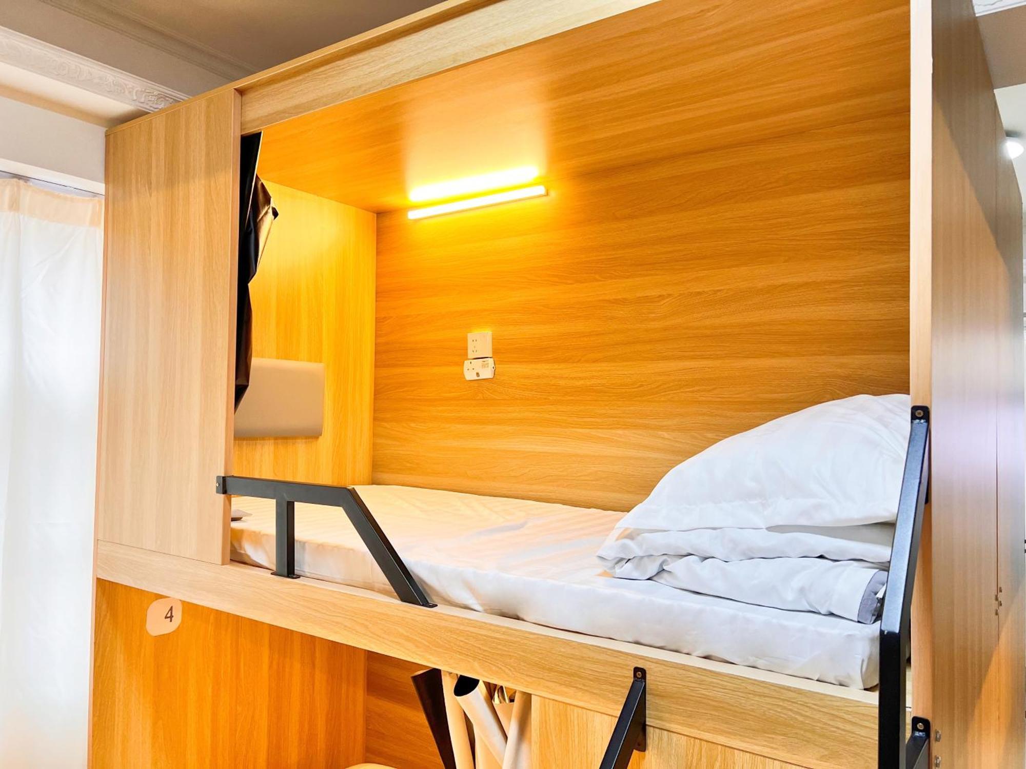 Waveflo Hostel 浪花青旅 Hong Kong Exterior photo
