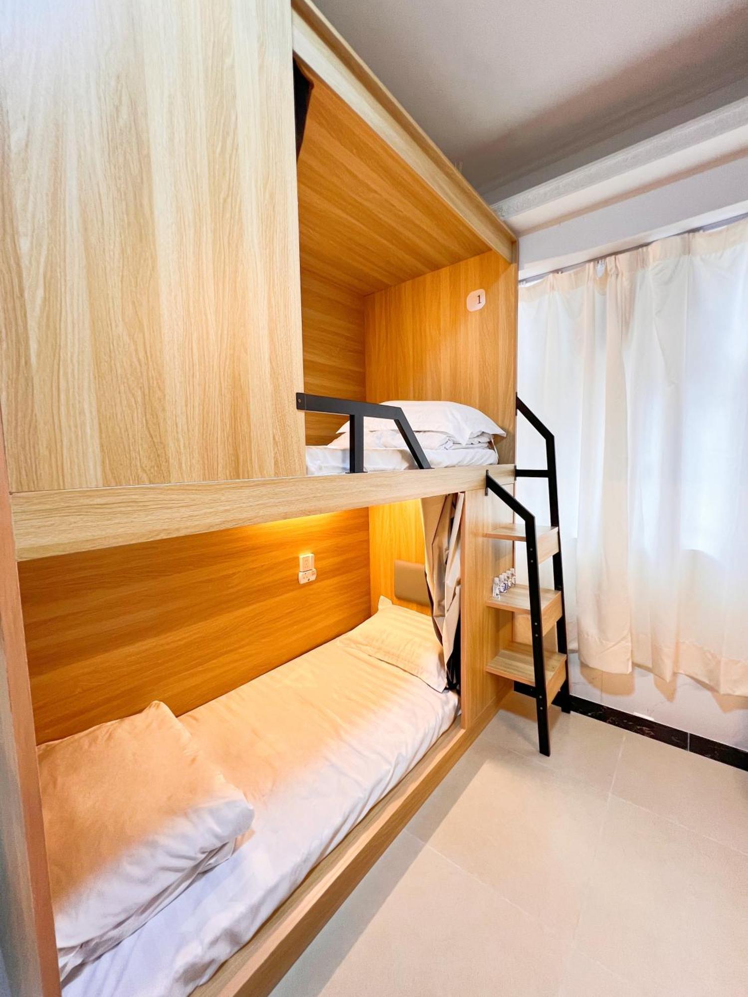 Waveflo Hostel 浪花青旅 Hong Kong Exterior photo